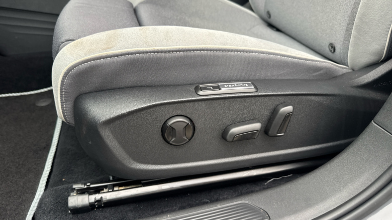 Volkswagen ID.3 150kW Tour Pro S 77kWh 5dr Auto Electric Hatchback